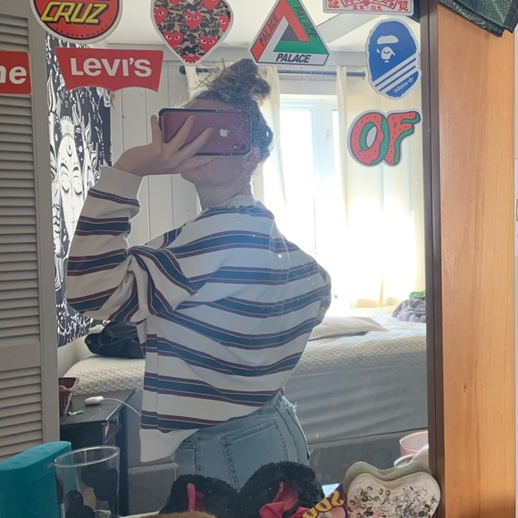 Crewneck - Picture 3 of 4